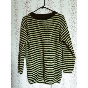 Vintage 90s sweatshirt.